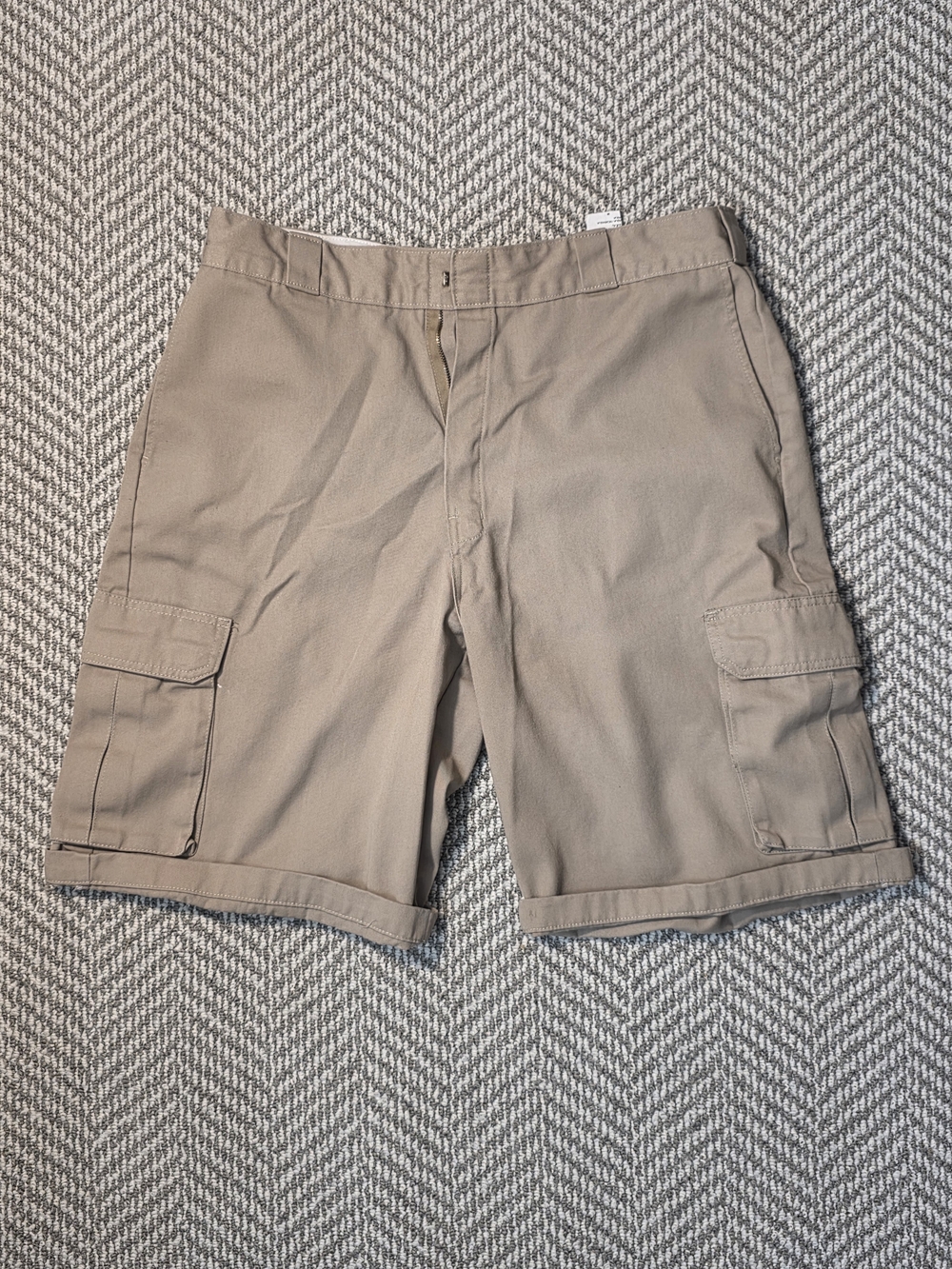 Dickies Loose Fit Cargo Shorts Khaki Tan Beige Mens Size 36 Heavy Duty Workwear